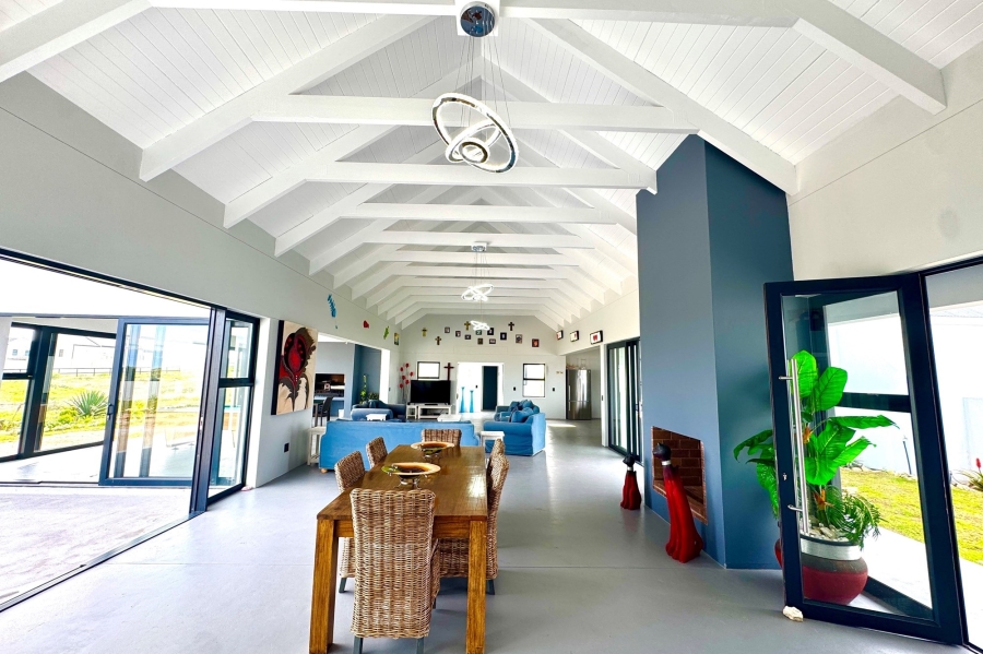 4 Bedroom Property for Sale in Olifantskop Western Cape